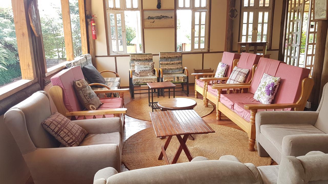 Eileen'S Trees Inn คาราทู ภายนอก รูปภาพ